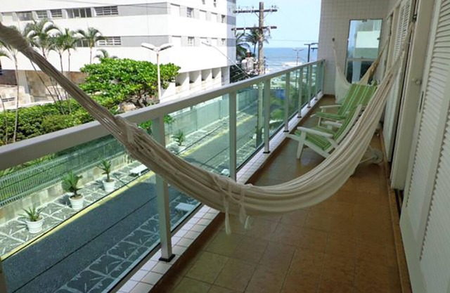 Apartment with balcony and sea view
