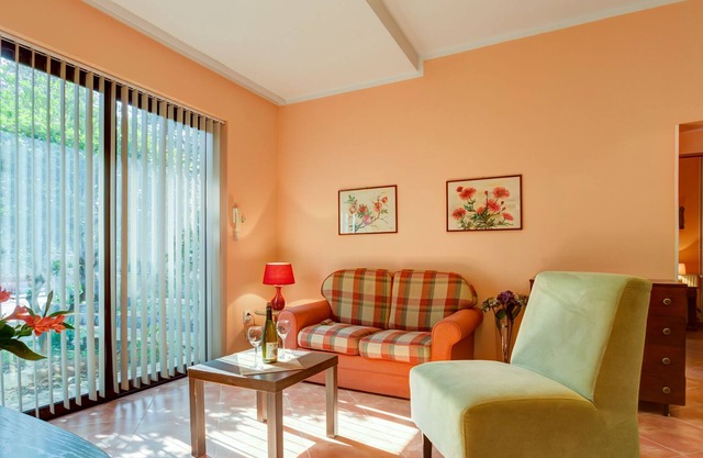 Apartment with garden