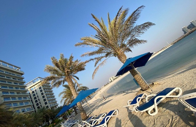 Apartment with hot tub