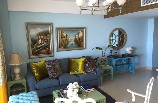 Apartment with pool and beach.