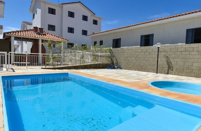 Apartment with pool and barbecue, 8 minutes from the center.
