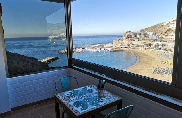 Apartment with pool, in Puerto Rico on the sea (100mt from the beach)