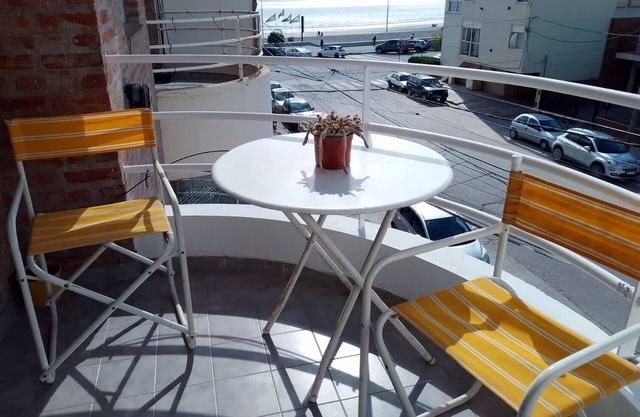 Apartment with sea view. Pet friendly.