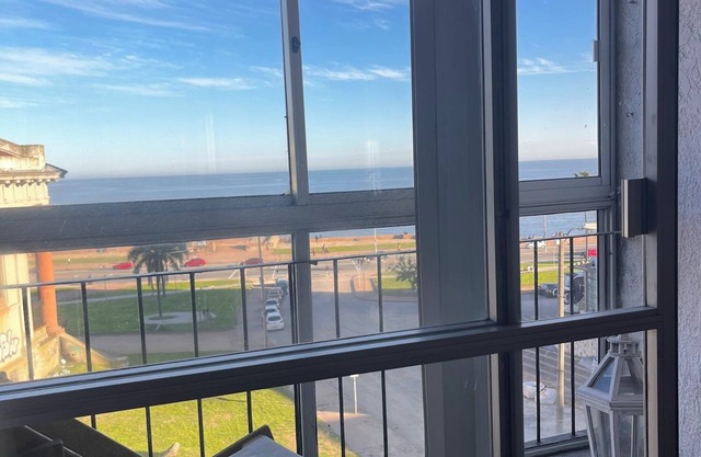 Apartment with sea view in old town in safe area with Wifi Chromecast