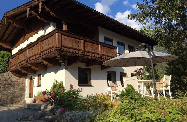 Apartment with seaview, 2 bedrroms. own garden, 5 min. to lake