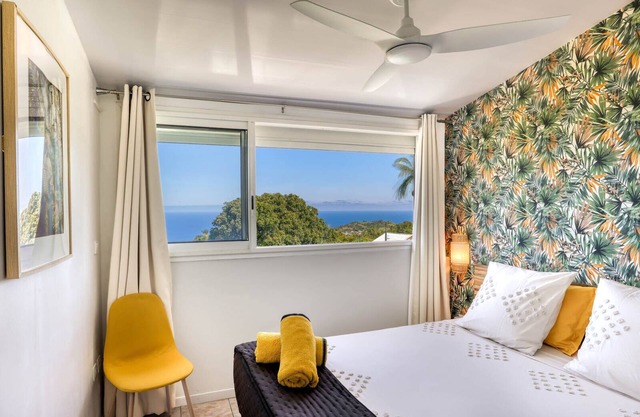 Apartment with swimming pool and ocean view