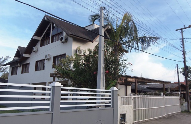 Apartment with two suites, two blocks from the sea and three from the lagoon.