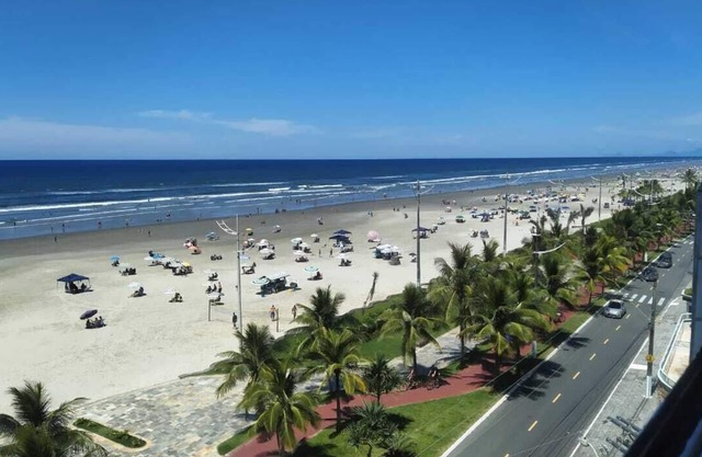 APARTMENT WITH VIEW TO THE BEACH