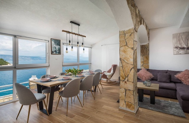 Apartments- Habek- apartment the View 6 people, Basina, Hvar,