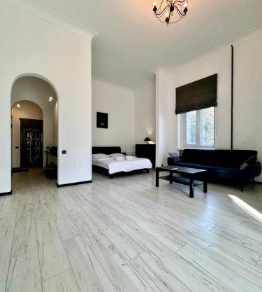 ApartPoltava Світлі апартаменти з високою стелею Стильний ДИЗАЙН 2023