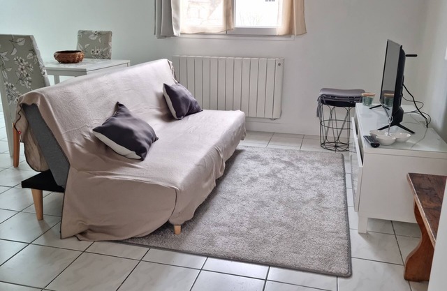 Appartement 2 Pièces Moderne Avec Cuisine Ouverte, Proche Gare