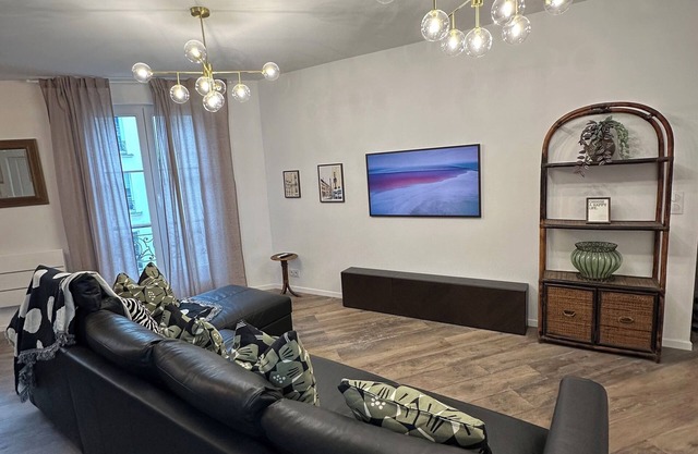 Appartement au Cœur du Marais : Un Havre Rénové Pour vos Escapades Parisiennes"