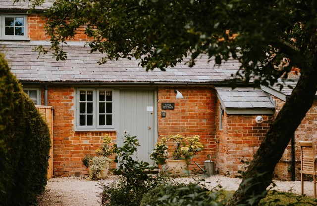 Apple Cottage - A stylish country retreat, it's the ideal getaway.