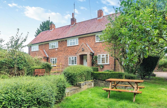 Apple Orchard - UK45170