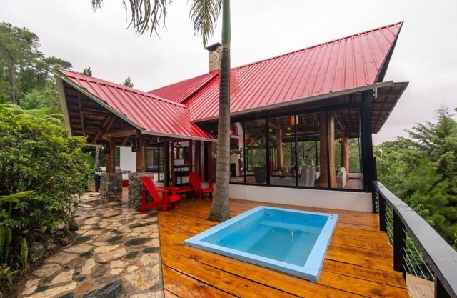 Apple Village in Quintas del Bosque Jarabacoa , Stunning mountain view!