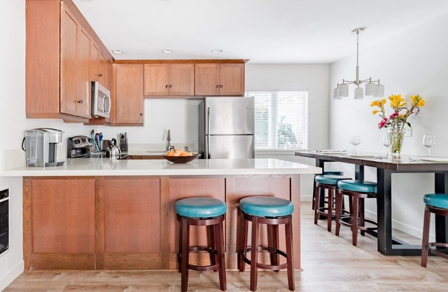 Apt 2: Fresh Light Unit with Private Patio, Steps to Beach