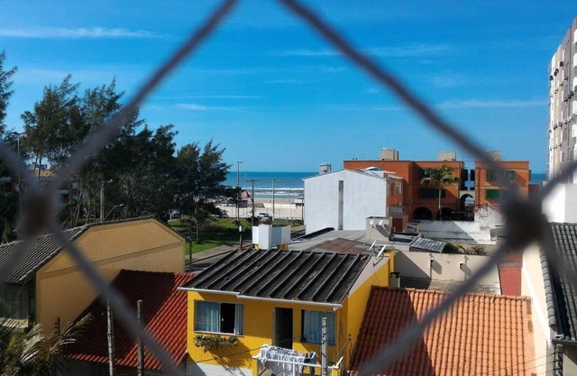 Apt 50 meters from the seafront and next to a large square in Capão