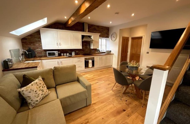 Apt D in Old Grade 2 Converted Farmhouse