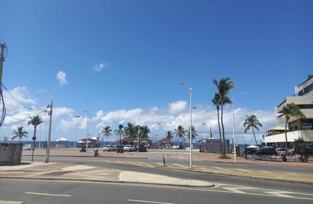 Apt em Frente à Praia no Circuito do Carnaval em Frente ao Camarote Salvador 3/4
