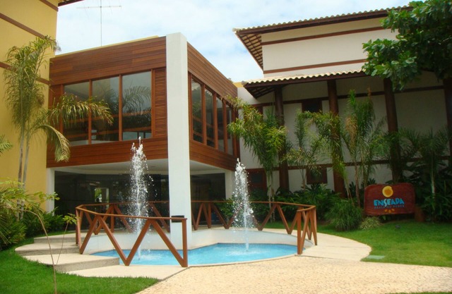 Apt. High Luxury, Air Conditioned with Sea View, Cond. Praia do Forte Cove.