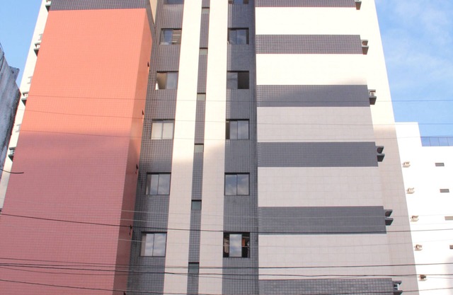 Apt next to the beach with pool and gym in the best area of town.