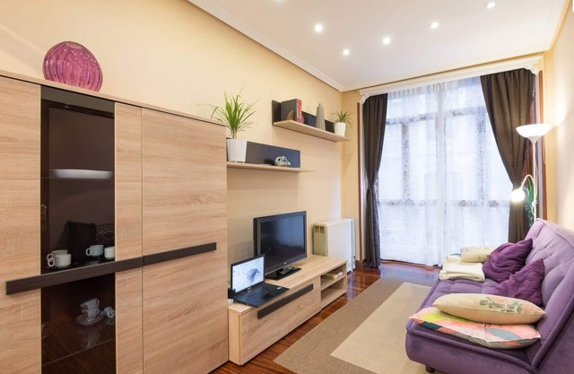 Apt old town in Artekale street, pedestrian, optional parking for a fee