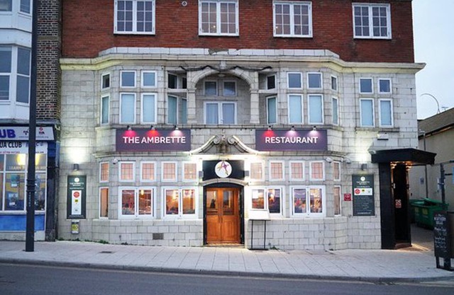 Apt - Sleeps 4/5 - Garden - Parking