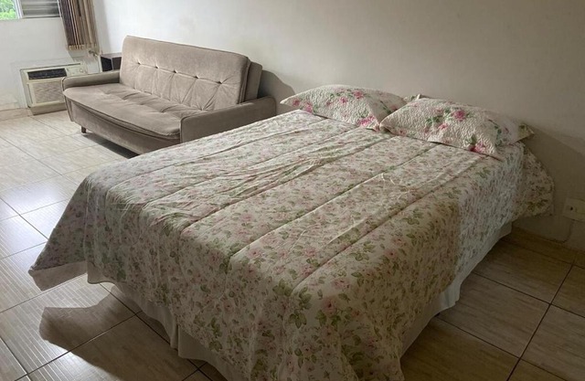 Apto 18 - Pé na areia, Santos