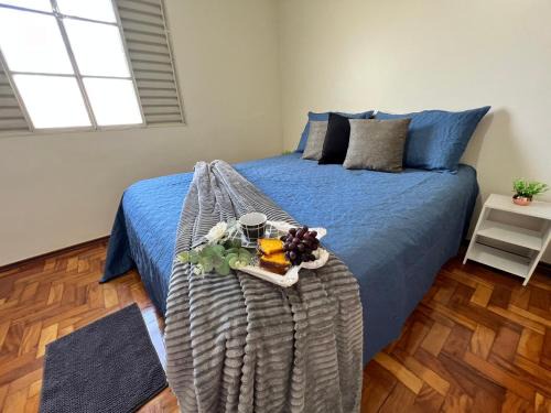 Apto com 2 vagas garagem