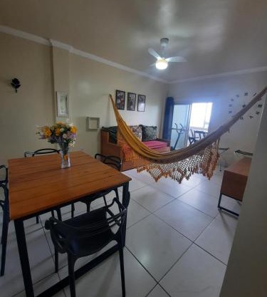 Apto com 4 camas no bairro do Reduto