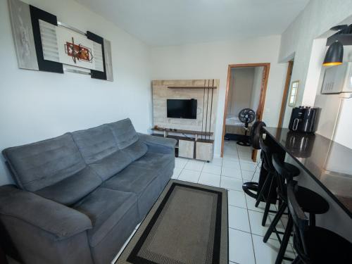 Apto com estacionamento, piscina e churrasqueira