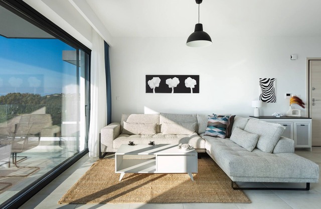 Aquarama Pool Apts - Avra