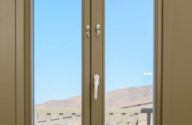 Araklos II - Stunning view of Aegiali Bay - very close to the beach