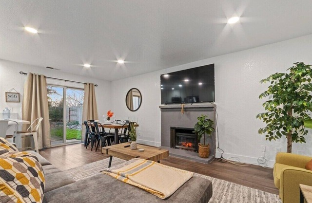 Arcade Games w King Beds and a Private Backyard