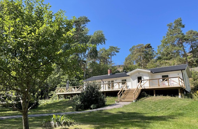 Archipelago house near the sea on Djurö