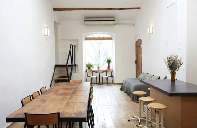 ARCHITECT-DESIGNED LOFT ON THE OLD PORT