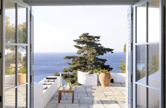Architect designed Villa overlooking the Aegean