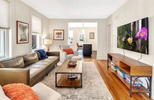 Ardmore GEM steps away from shopping, dining, etc.