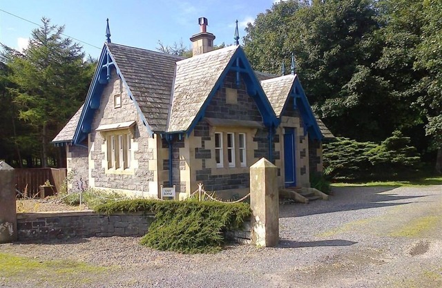 Ardwell House East Lodge - a cottage that sleeps 2 guests in 1 bedroom