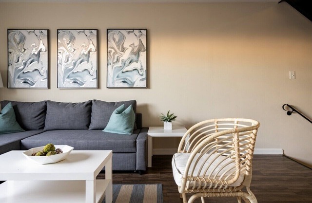 Arena District Townhouse close to Convention Centr