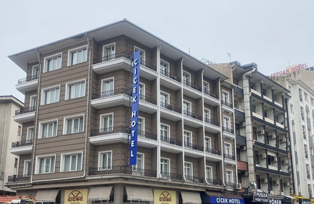 Ares Hotel