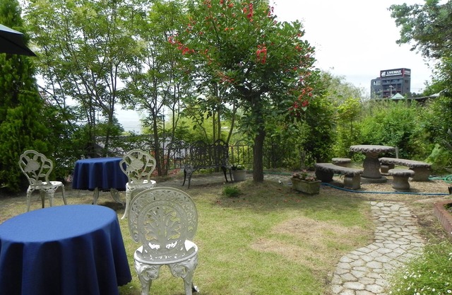 Around Miyajima! Completely private villa, limited to one pair per day. The garden is full of flowers and fruits!