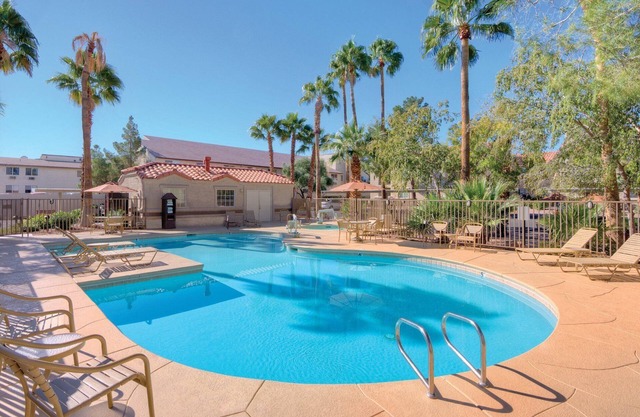 Arrive at Red Rock Canyon in just 20 minutes!