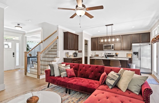 Art Deco Home mins to DT Durham-Duke-RDU sleeps 8