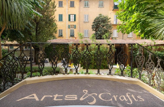 Arts & Crafts Luxury Suites