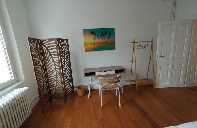 Arty apartment Thionville. Two comfortable, quiet rooms