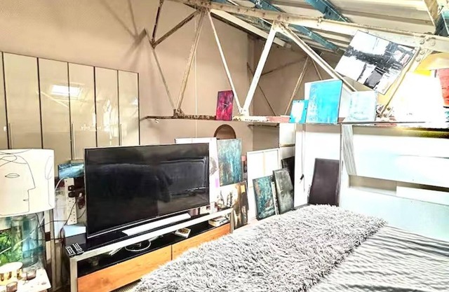 Arty Infused Loft With ac Near Emirates Stadium