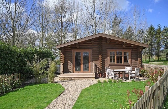 Ash - Family and Friends Nature Escape