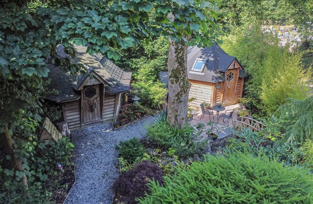 ASH, pet friendly, with a garden in Newby Bridge