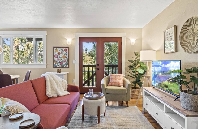 Ashland Boho-Chic with a Yard